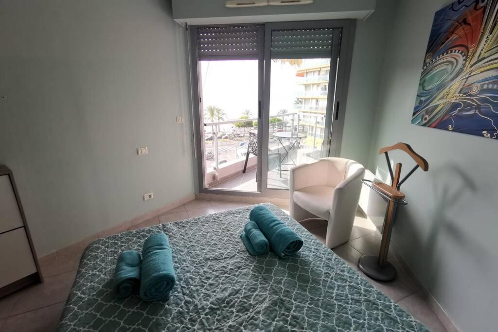 Appartement 6 Personnes Face A La Mer Кан сюр Мер Екстериор снимка